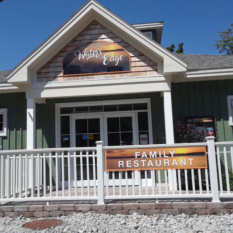 Sandbanks Summer Village Cottages Cherry Valley Exterior photo